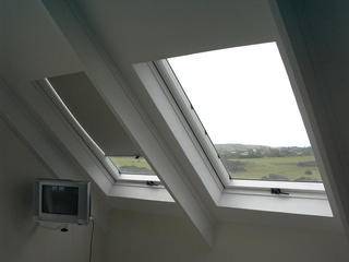 Loft-type ceiling (showing opening window with optional blind)